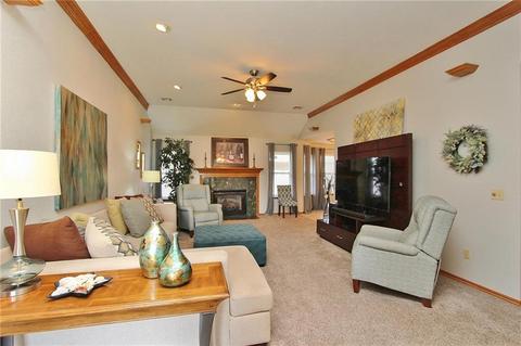 402 SW 5th St, Tuttle, OK 73089 photo 7