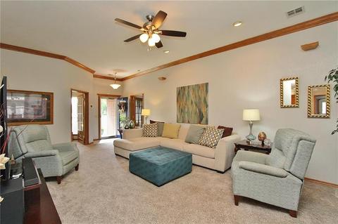 402 SW 5th St, Tuttle, OK 73089 photo 9