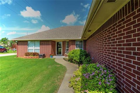 402 SW 5th St, Tuttle, OK 73089 photo 1