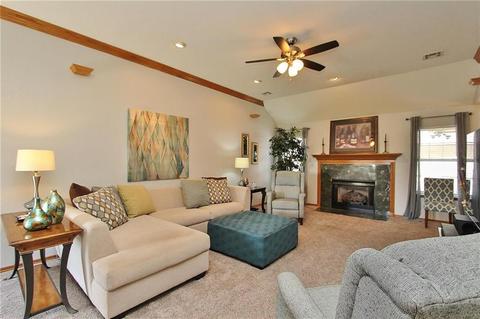 402 SW 5th St, Tuttle, OK 73089 photo 8