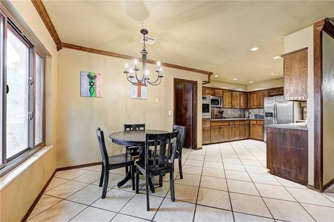 203 Stonegate Dr, Guthrie, OK 73044 photo 4