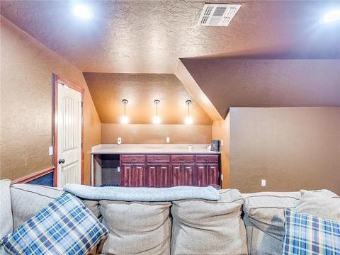 1301 Denver Cir, Moore, OK 73160 photo 32