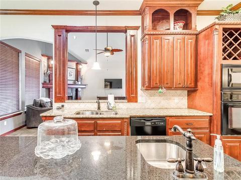 1301 Denver Cir, Moore, OK 73160 photo 16