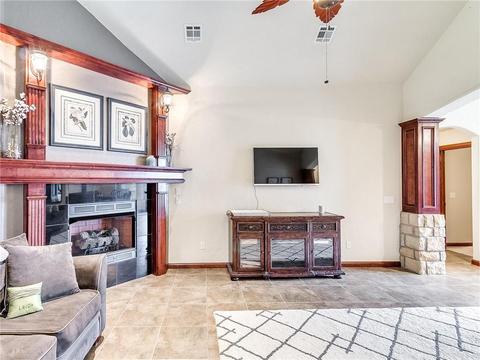 1301 Denver Cir, Moore, OK 73160 photo 10