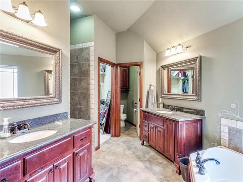 1301 Denver Cir, Moore, OK 73160 photo 27