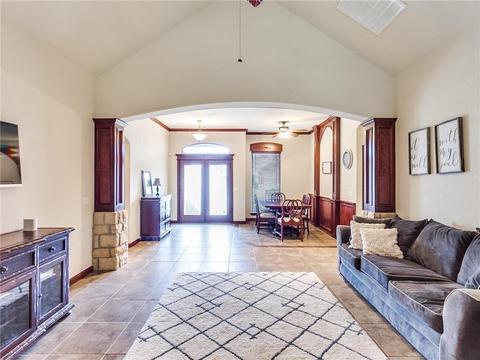 1301 Denver Cir, Moore, OK 73160 photo 8