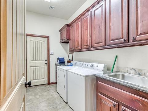 1301 Denver Cir, Moore, OK 73160 photo 33