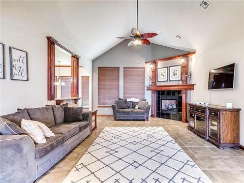 1301 Denver Cir, Moore, OK 73160 photo 6