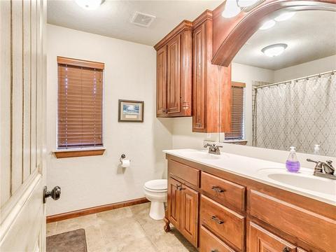 1301 Denver Cir, Moore, OK 73160 photo 21