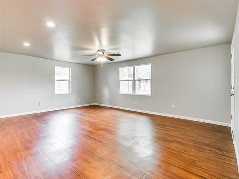 312 E 1st St, Stroud, OK 74079 photo 5