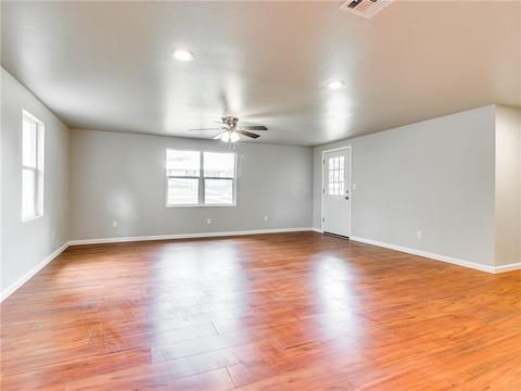 312 E 1st St, Stroud, OK 74079 photo 3