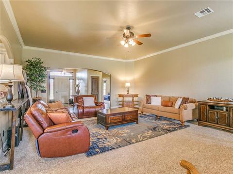 402 Rochester Ct, Tuttle, OK 73089 photo 9