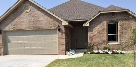 301 Falling Leaf Ter, Moore, OK 73160 photo 1
