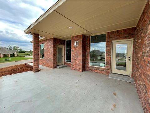 609 Spavinaw Ln, Edmond, OK 73025 photo 2