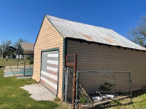 729 E Liveoak St, Altus, OK 73521 photo 15