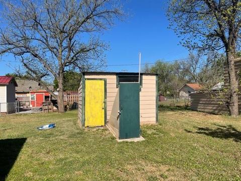 729 E Liveoak St, Altus, OK 73521 photo 9