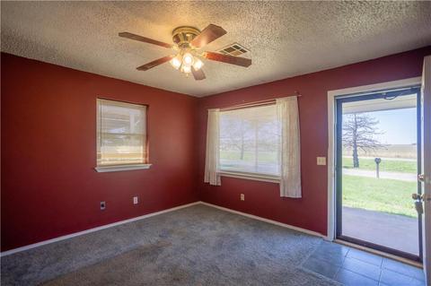 340 Weichel Dr, Colony, OK 73021 photo 3