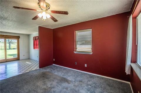 340 Weichel Dr, Colony, OK 73021 photo 4