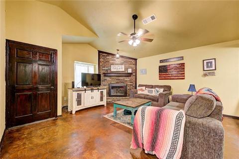 2140 Meench Dr, Moore, OK 73170 photo 3
