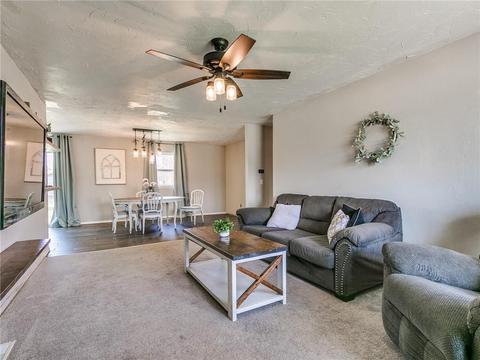 205 E Beech Ave, Yukon, OK 73099 photo 4