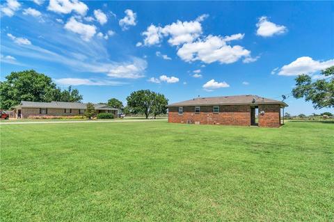901 S Pine Ave, Erick, OK 73645 photo 14