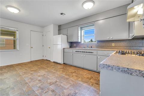 901 S Pine Ave, Erick, OK 73645 photo 8