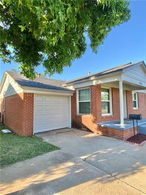 929 E Sycamore Ave, Altus, OK 73521 photo 2