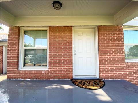 929 E Sycamore Ave, Altus, OK 73521 photo 4