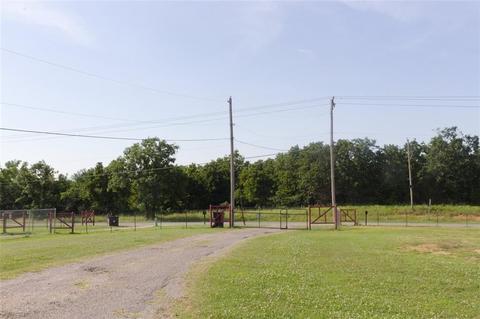 29901 Memorial Rd, Mcloud, OK 74851 photo 2