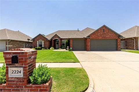 2224 Oak Dr, Moore, OK 73170 photo 2