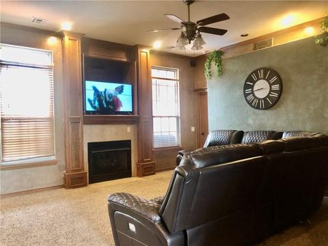 1635 E Rock Creek Rd, Tuttle, OK 73089 photo 3