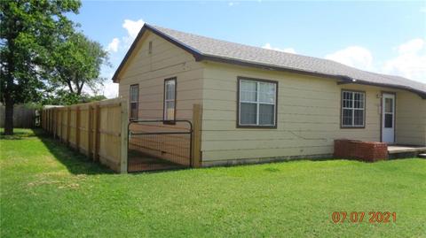 1124 E Chestnut St, Altus, OK 73521 photo 4
