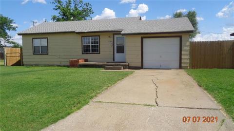 1124 E Chestnut St, Altus, OK 73521 photo 2