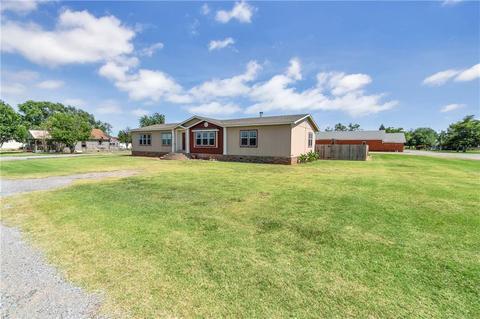 218 W Main St, Willow, OK 73673 photo 3