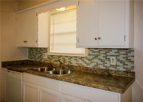 711 Harmon Cir, Moore, OK 73160 photo 5