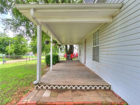 622 E 4th St, Chandler, OK 74834 photo 3