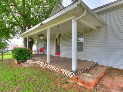 622 E 4th St, Chandler, OK 74834 photo 2