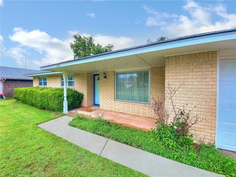 1109 Villa Dr, Watonga, OK 73772 photo 1