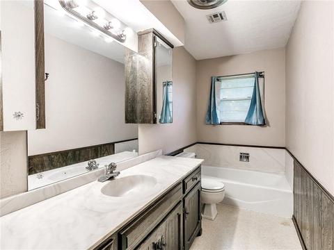 1109 Villa Dr, Watonga, OK 73772 photo 8