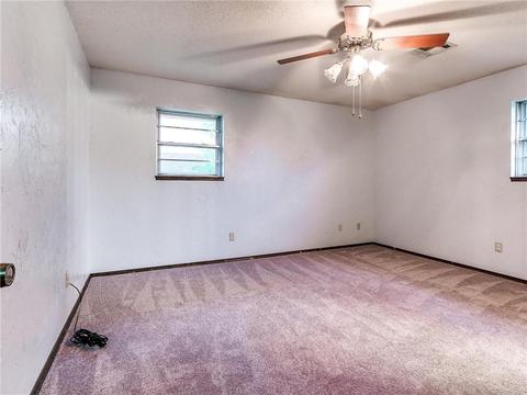 1109 Villa Dr, Watonga, OK 73772 photo 5