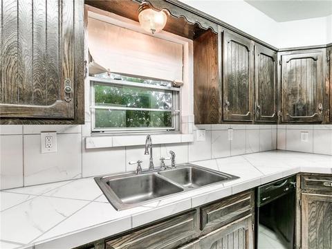1109 Villa Dr, Watonga, OK 73772 photo 3