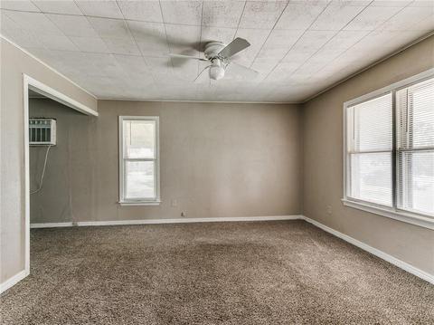 305 S Oak St, Crescent, OK 73028 photo 8