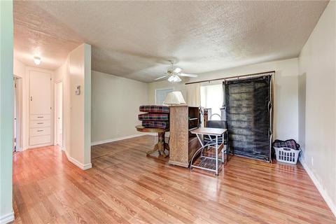 105 E Haddock St, Norman, OK 73069 photo 6