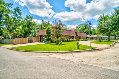 2 Comanche Dr, Shawnee, OK 74801 photo 4
