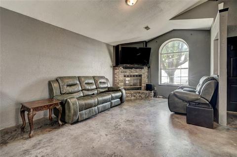 2510 Lakecrest Dr, Moore, OK 73170 photo 3