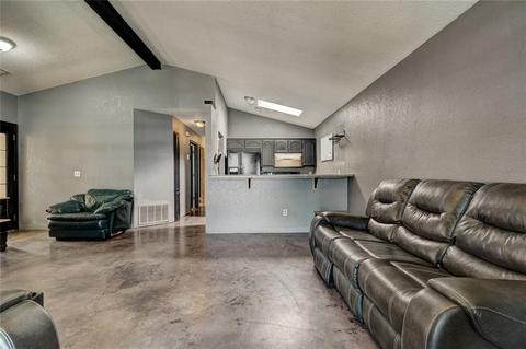 2510 Lakecrest Dr, Moore, OK 73170 photo 5