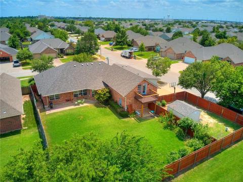 325 Thornebrook Dr, Norman, OK 73069 photo 2