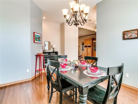 325 Thornebrook Dr, Norman, OK 73069 photo 8