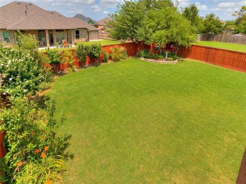 325 Thornebrook Dr, Norman, OK 73069 photo 4
