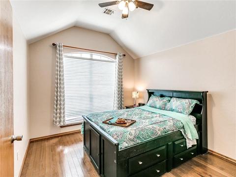 325 Thornebrook Dr, Norman, OK 73069 photo 10